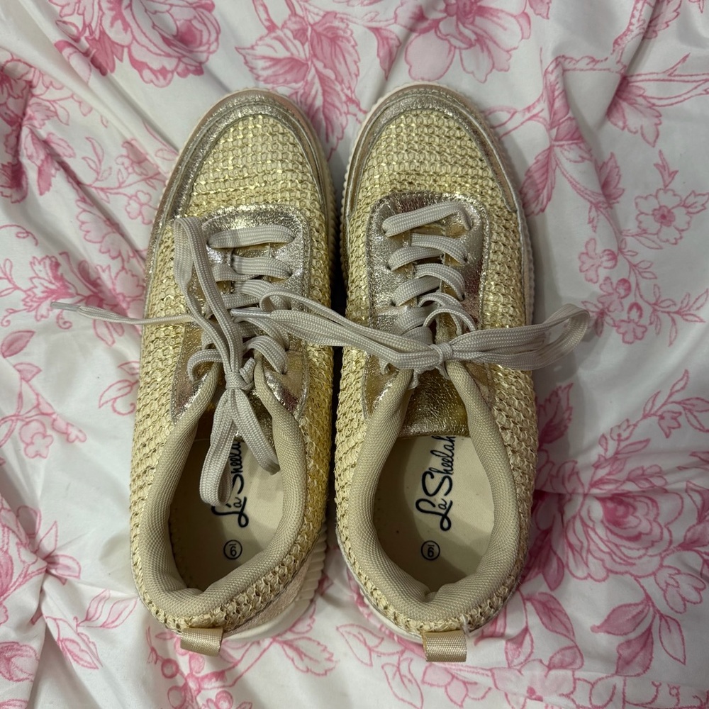 La Sheelah Gold Women's Sneakers